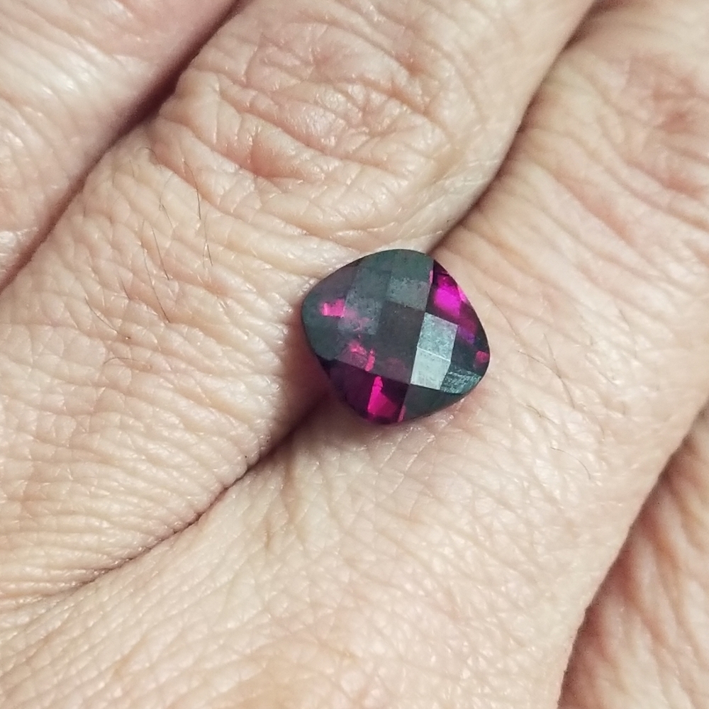 3 carat natural  Rhodolite garnet checkered loose gemstone